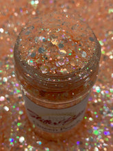 Load image into Gallery viewer, Queen Peach (Glow)